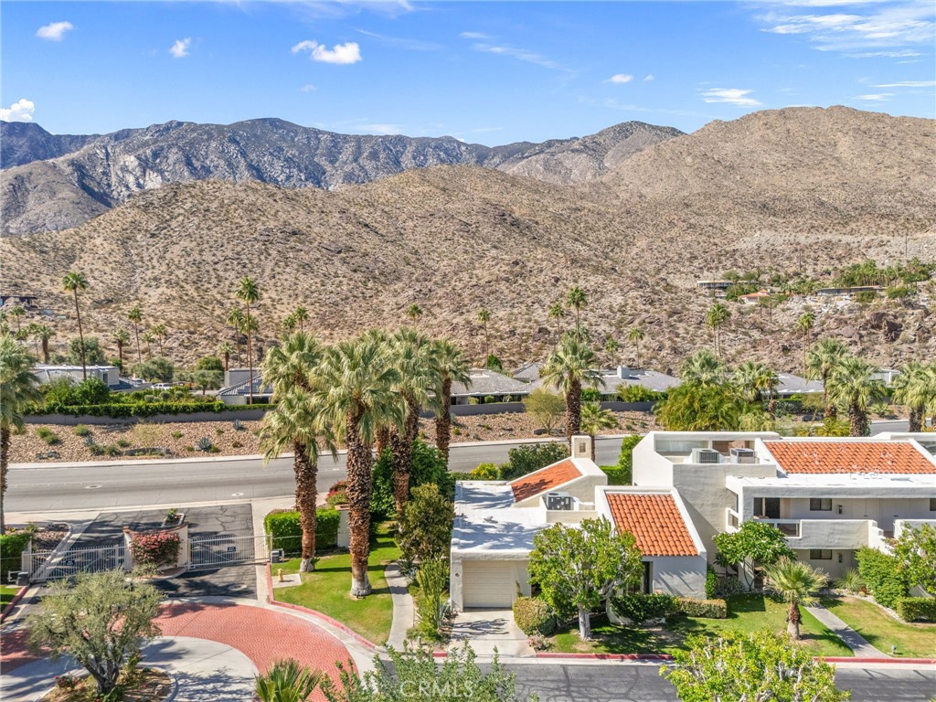 255 E Avenida Granada 211