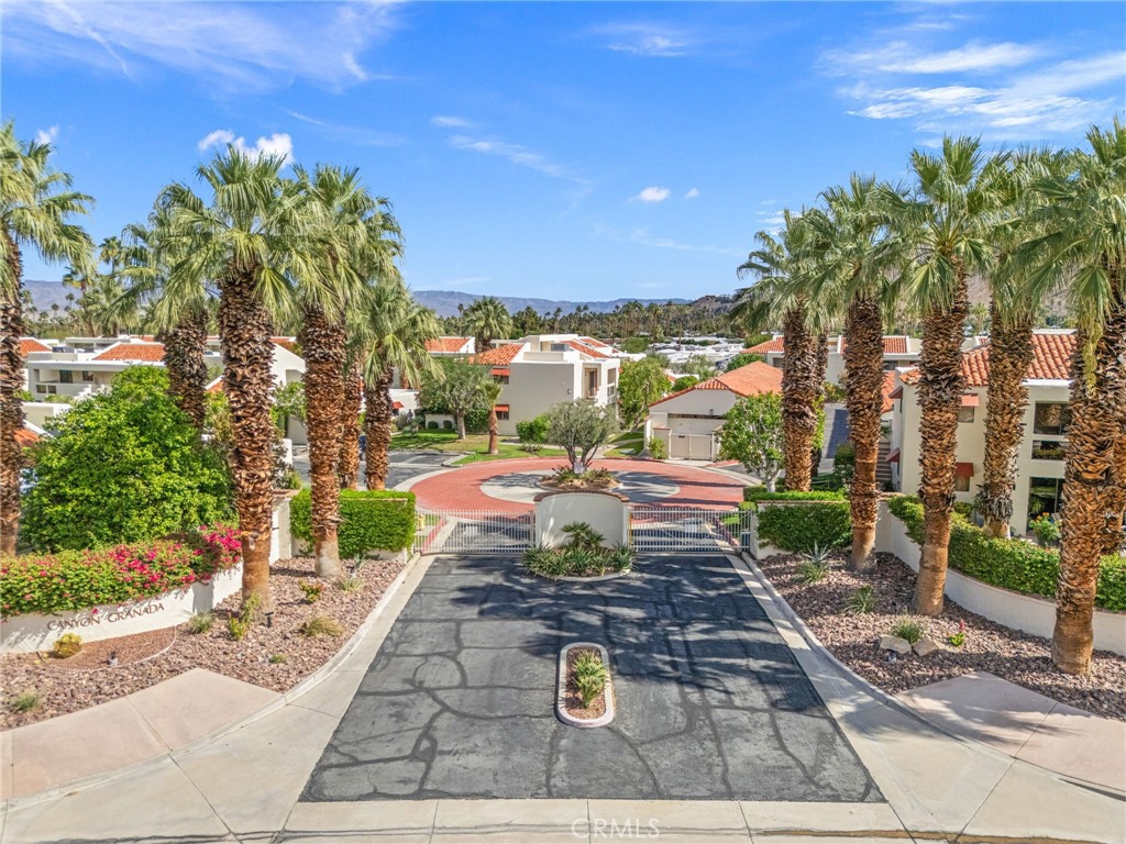 255 E Avenida Granada 211