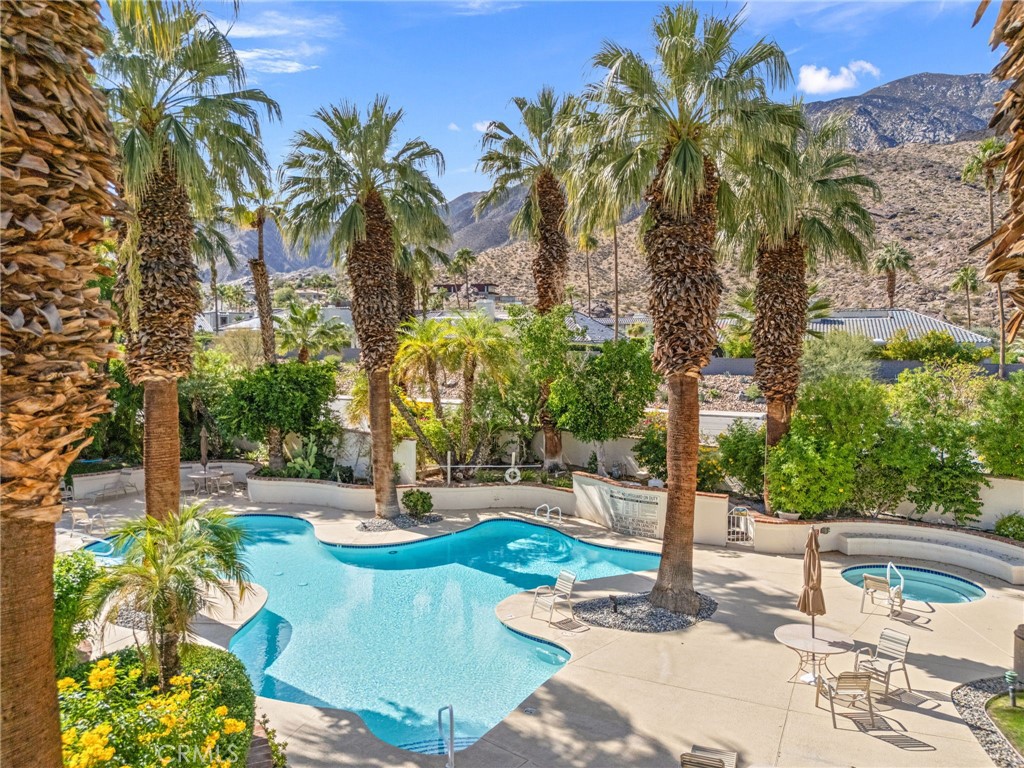 255 E Avenida Granada 211