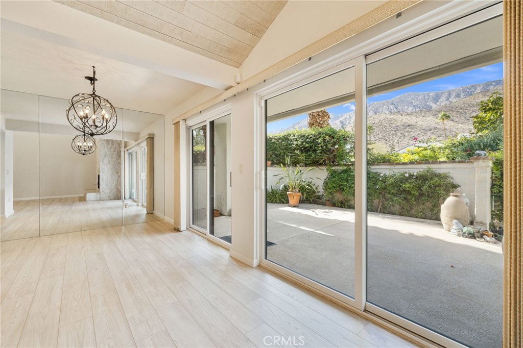 255 E Avenida Granada 211