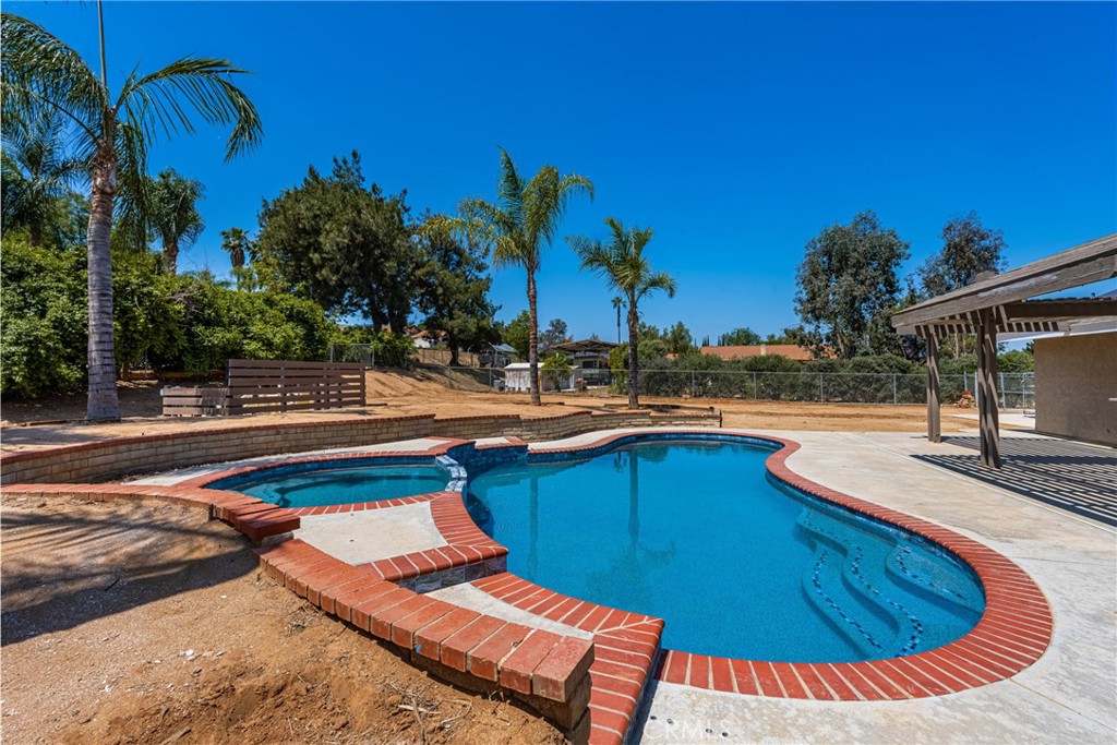 16481 Valle Vista Way