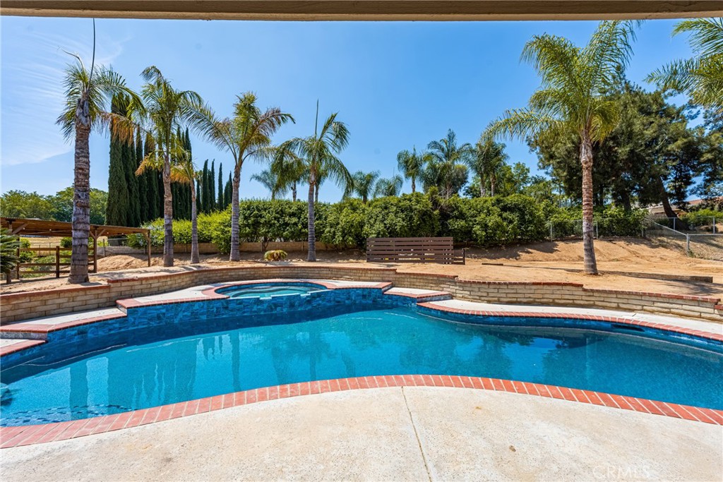 16481 Valle Vista Way