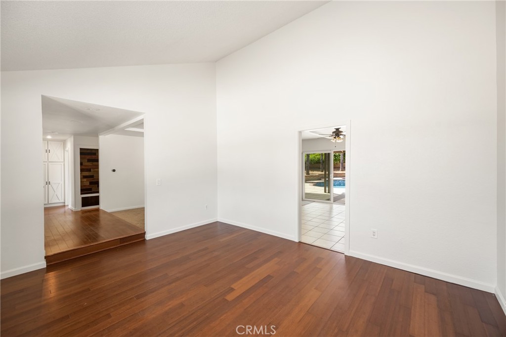 16481 Valle Vista Way