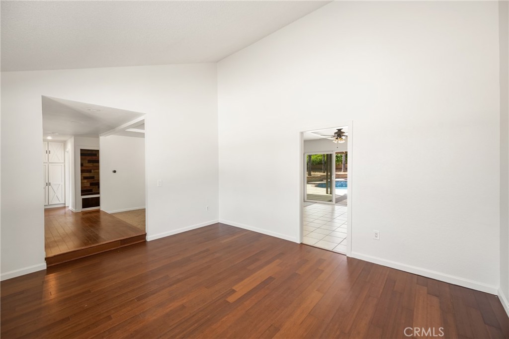 16481 Valle Vista Way