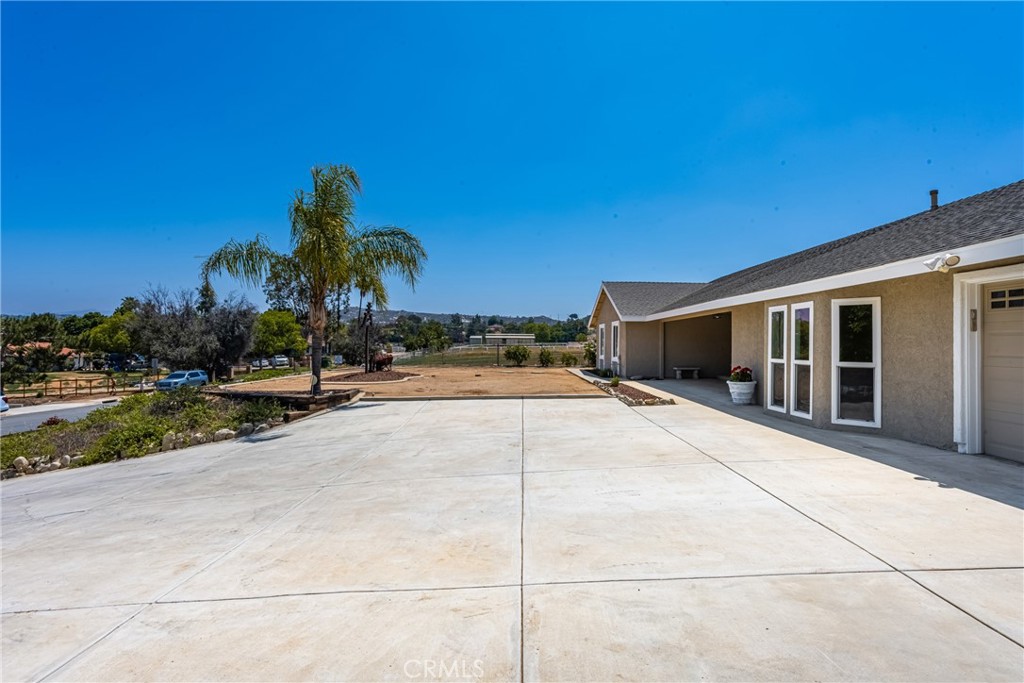 16481 Valle Vista Way