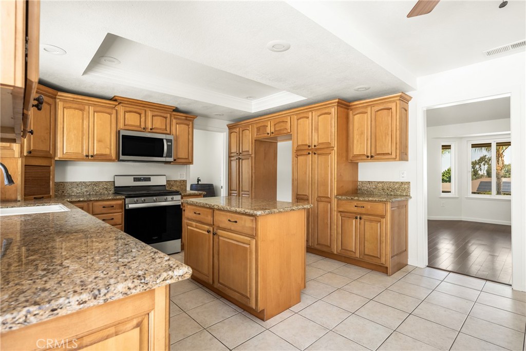 16481 Valle Vista Way