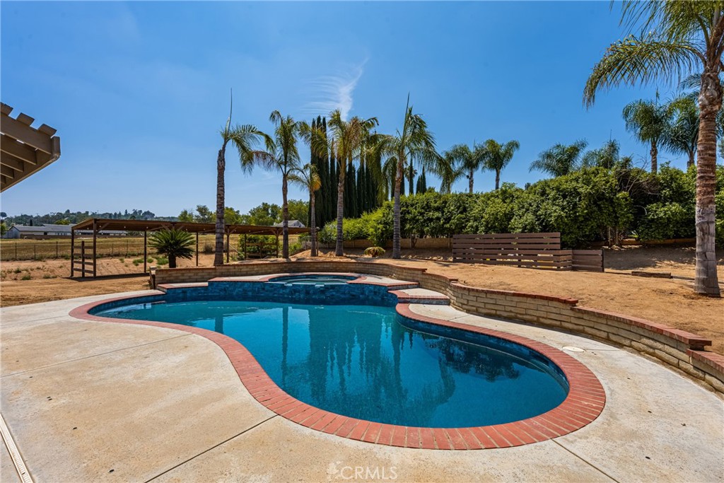 16481 Valle Vista Way