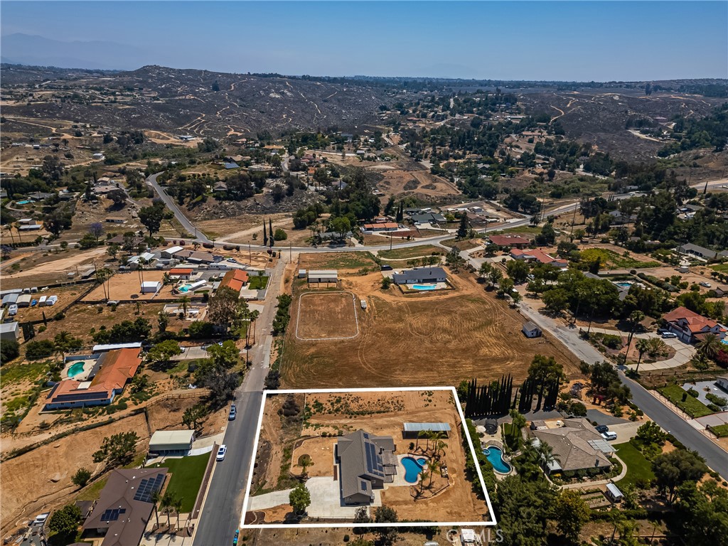 16481 Valle Vista Way