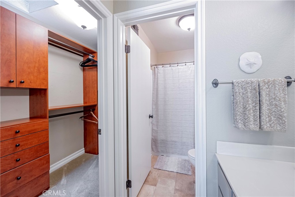 10 Corniche Drive E
