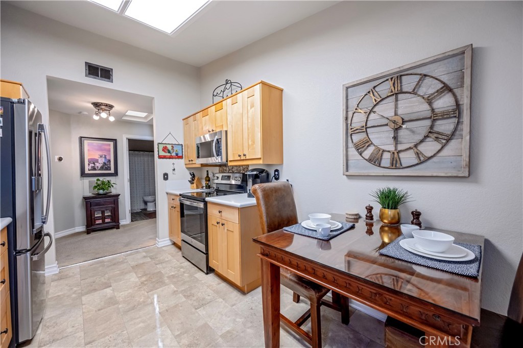 10 Corniche Drive E
