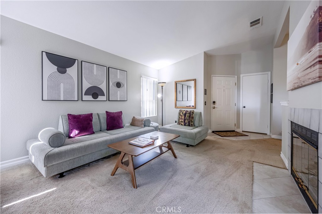 10 Corniche Drive E