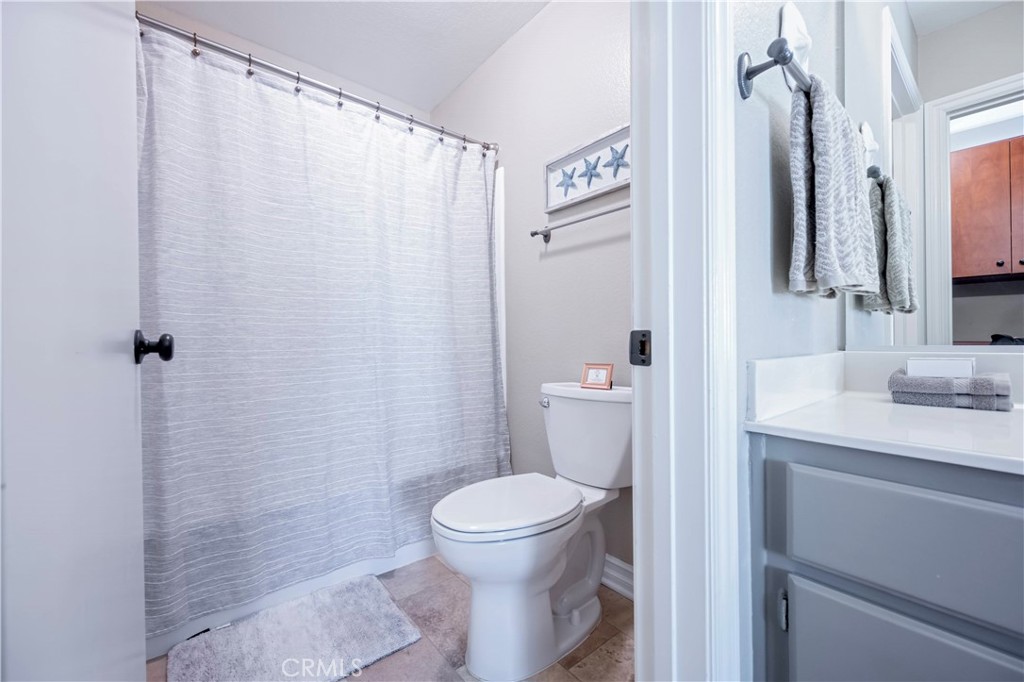 10 Corniche Drive E