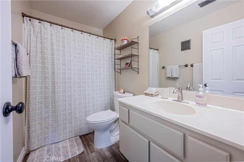 10 Corniche Drive E