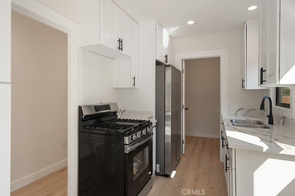 5166 S Manhattan