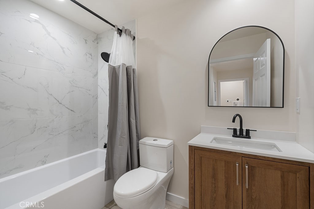 5166 S Manhattan 2