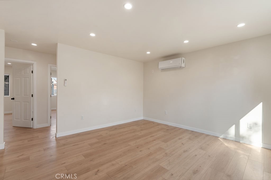 5166 S Manhattan 2