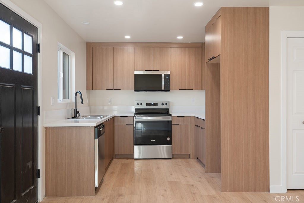 5166 S Manhattan 2