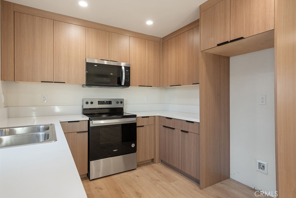 5166 S Manhattan 2