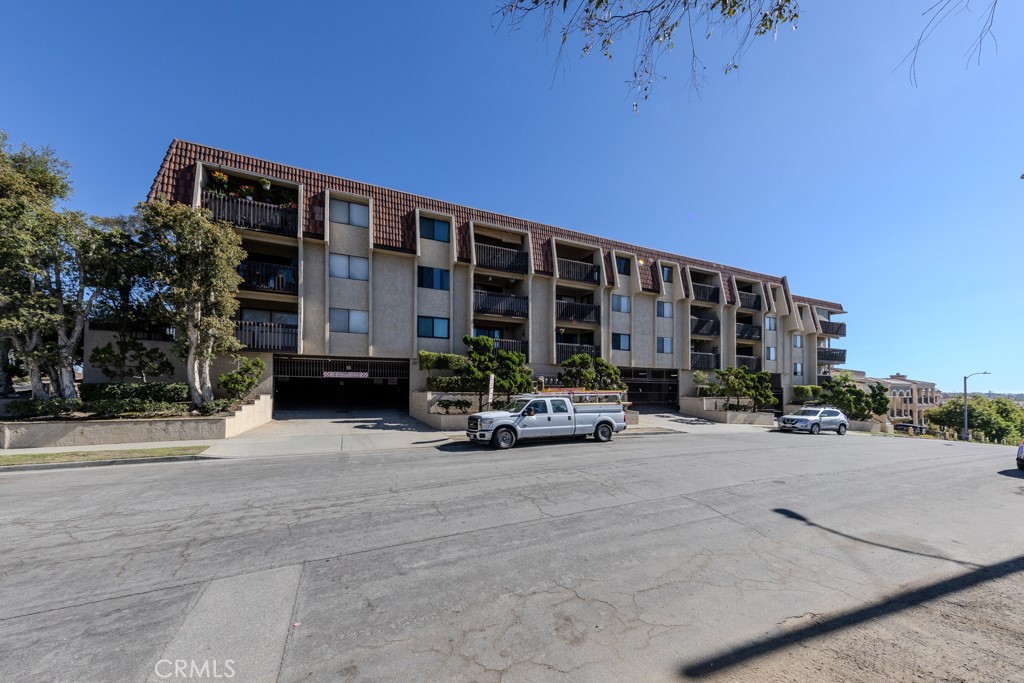 1460 E Willow Street 103