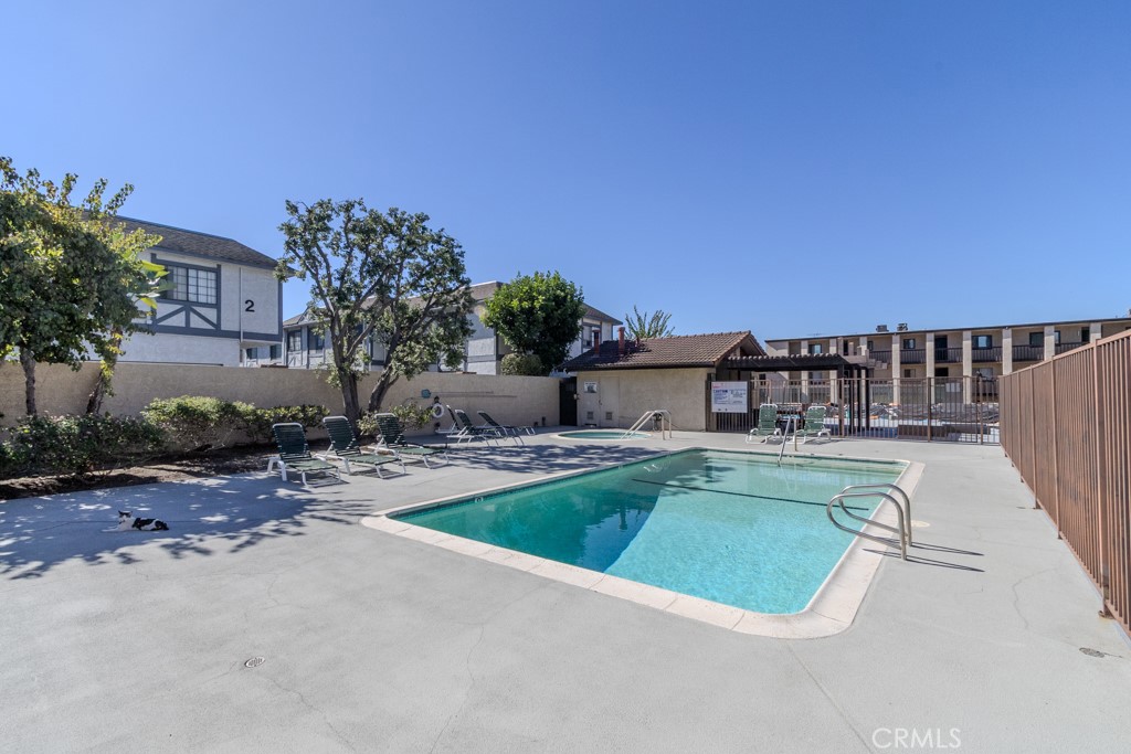 1460 E Willow Street 103