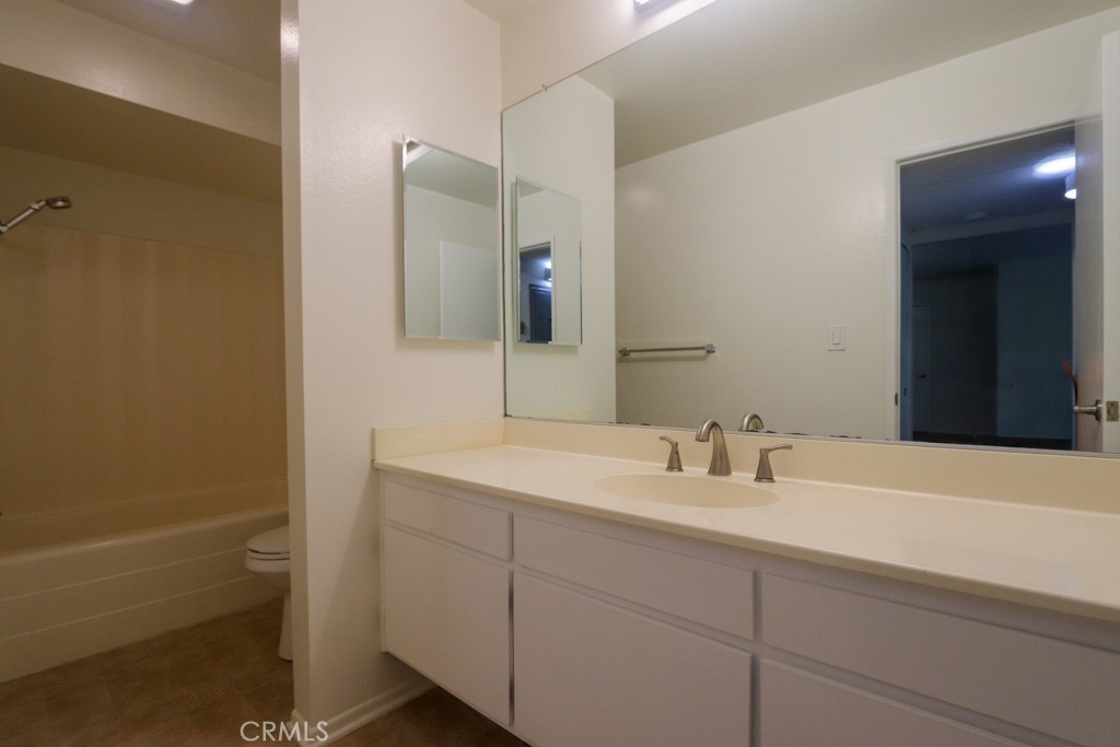 412 N Bellflower Boulevard 122