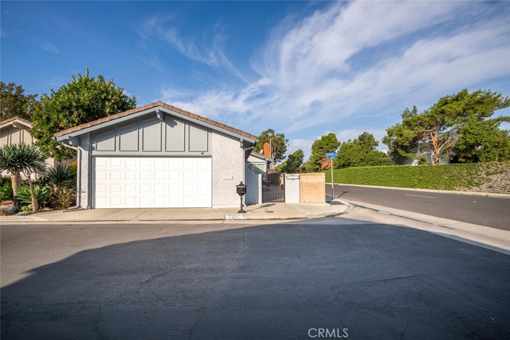 11253 Gardiners Court