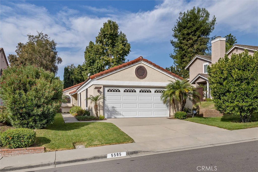 5585 Via Del Coyote