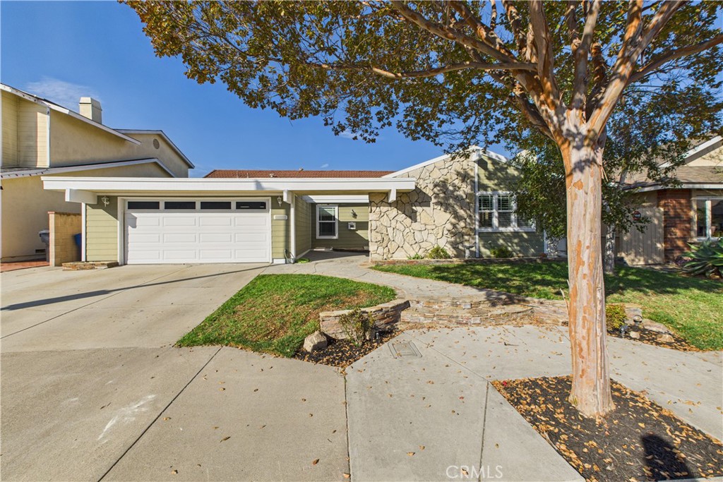 5275 Vista Real