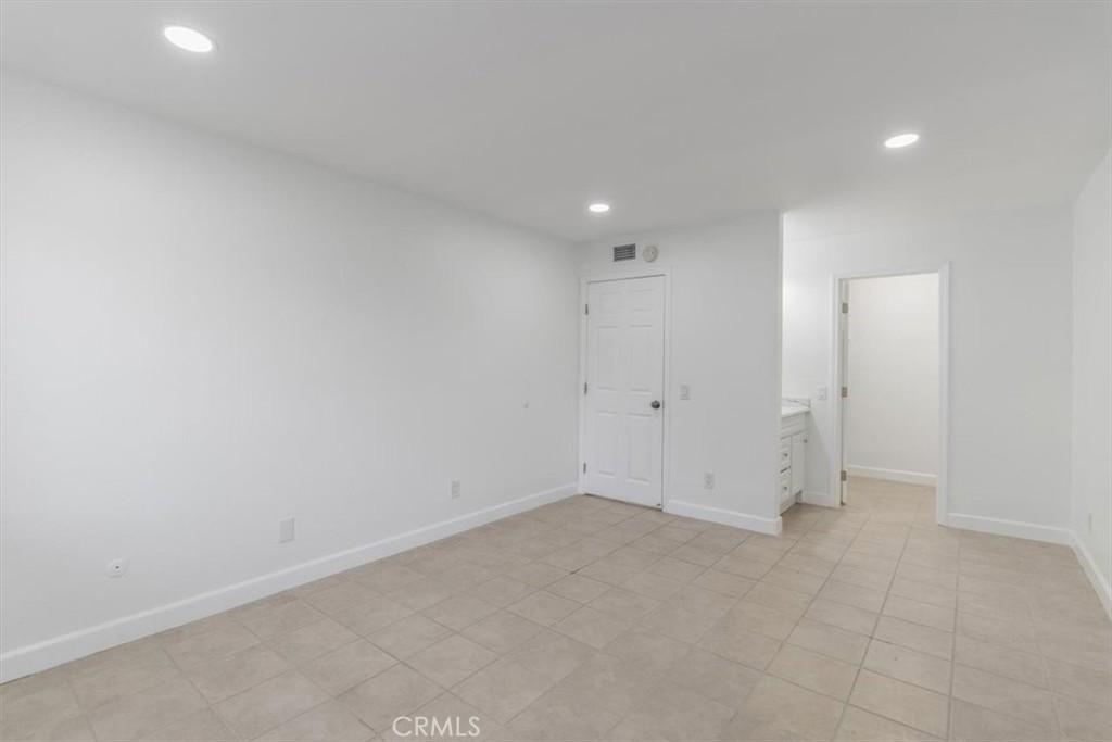 1044 Cabrillo Park B