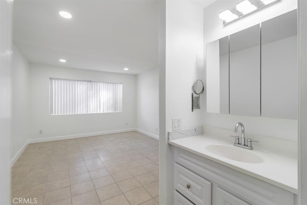 1044 Cabrillo Park B