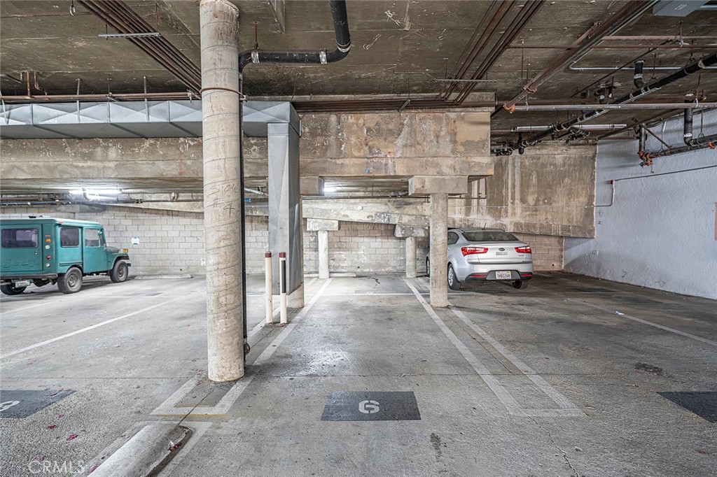 327 Chestnut Avenue 206