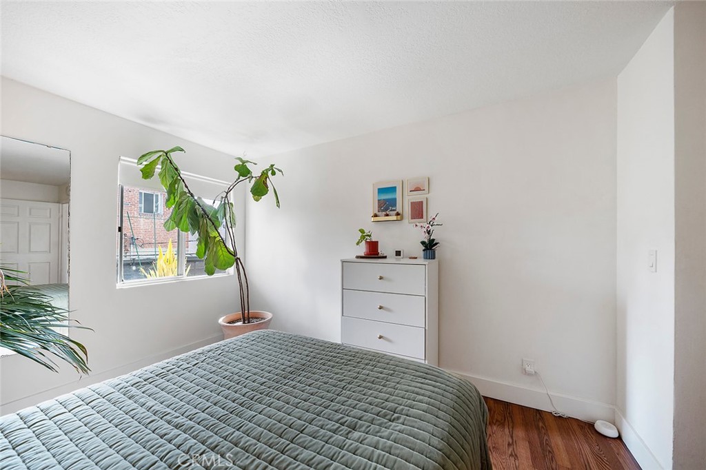 327 Chestnut Avenue 206