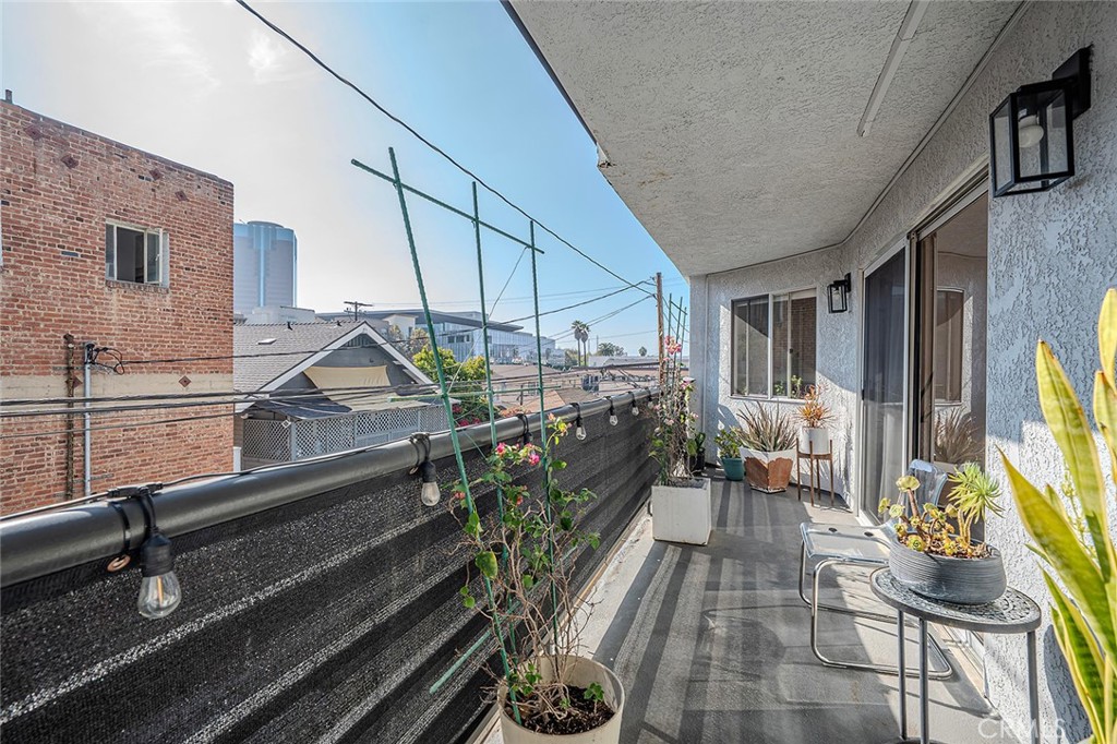 327 Chestnut Avenue 206