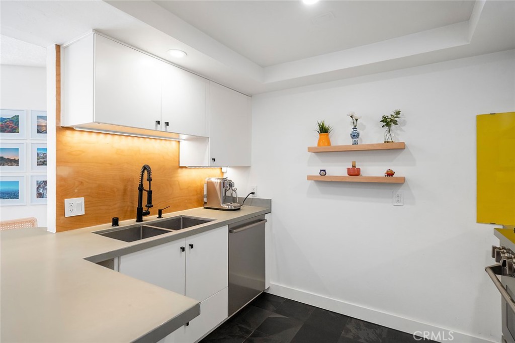 327 Chestnut Avenue 206