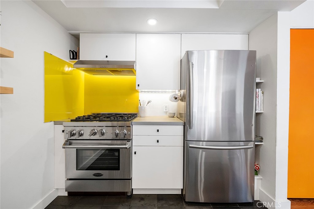 327 Chestnut Avenue 206