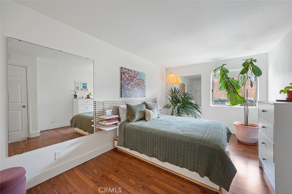 327 Chestnut Avenue 206