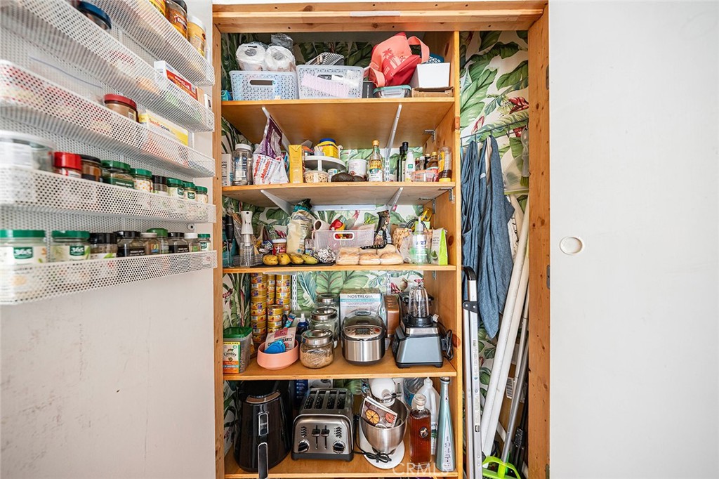 327 Chestnut Avenue 206