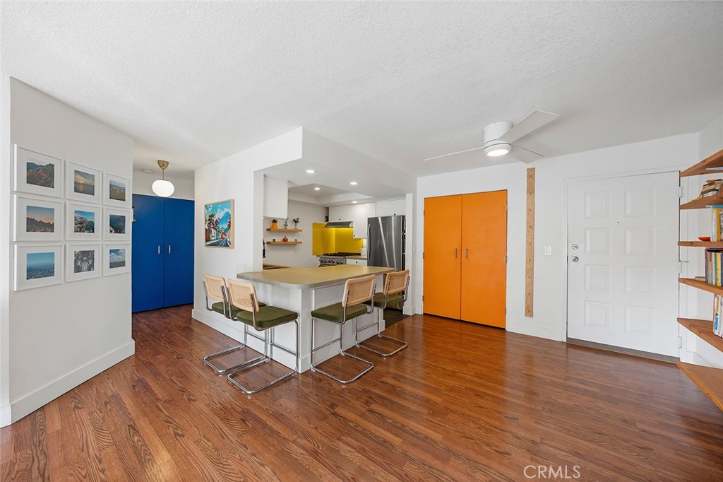 327 Chestnut Avenue 206