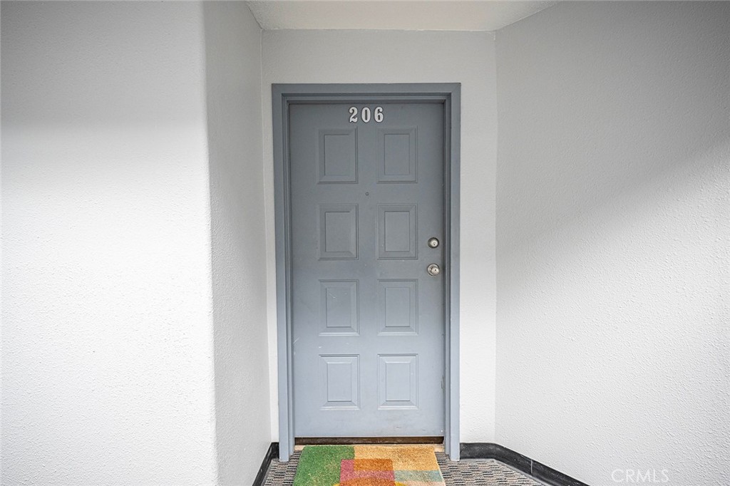 327 Chestnut Avenue 206