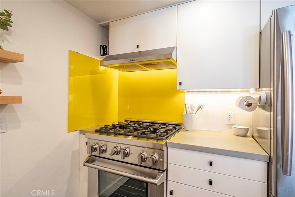 327 Chestnut Avenue 206