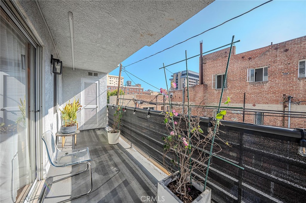 327 Chestnut Avenue 206