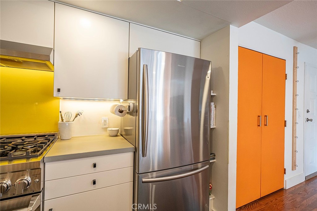 327 Chestnut Avenue 206