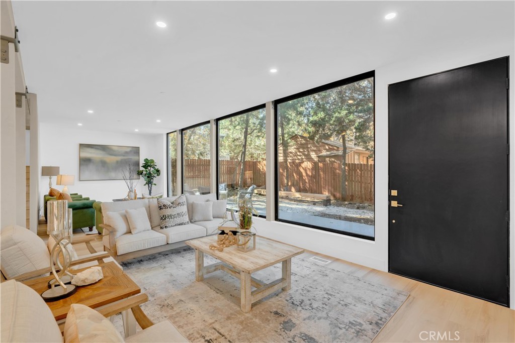 216 Leonard Lane