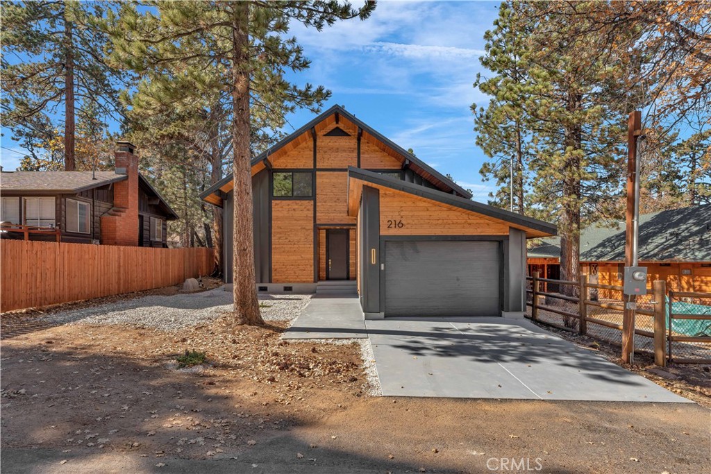 216 Leonard Lane