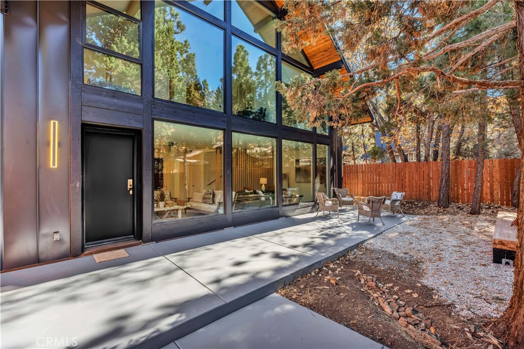 216 Leonard Lane