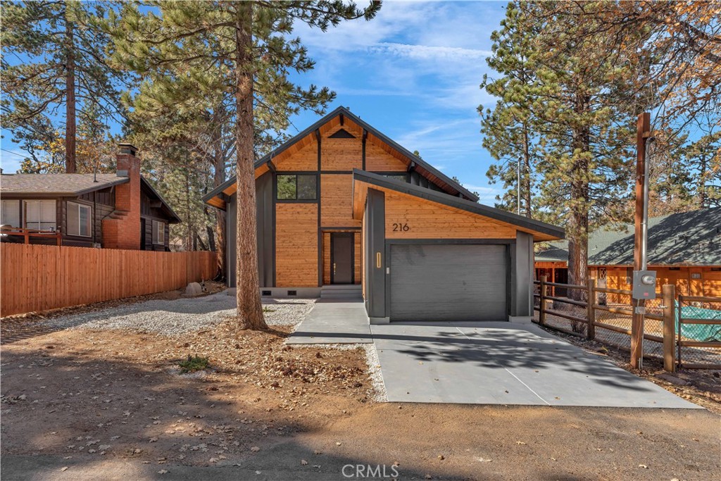216 Leonard Lane