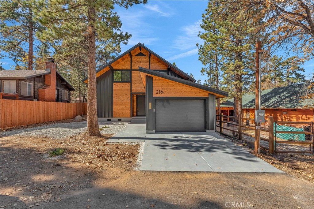 216 Leonard Lane