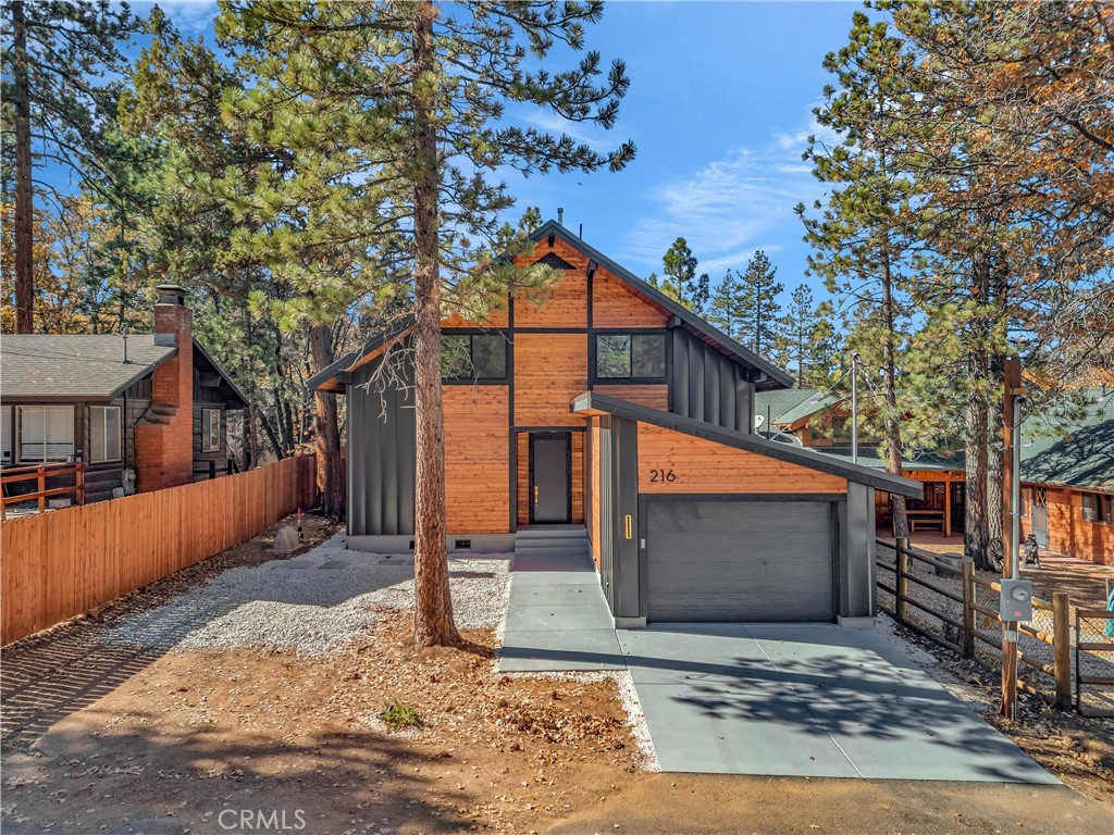 216 Leonard Lane