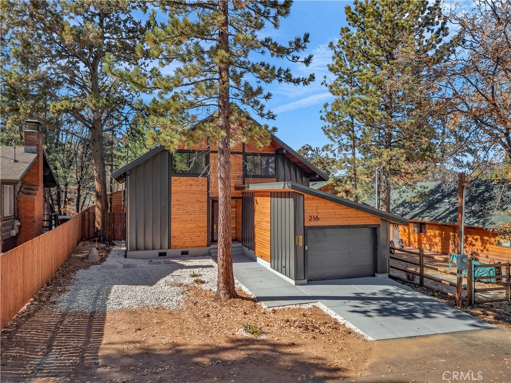 216 Leonard Lane