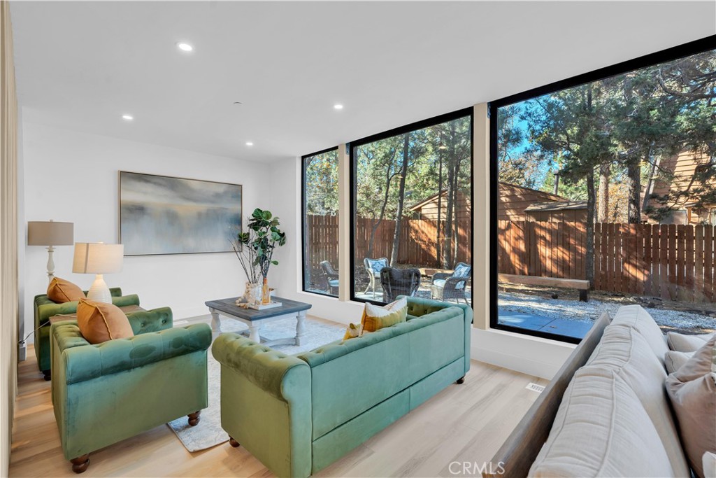 216 Leonard Lane